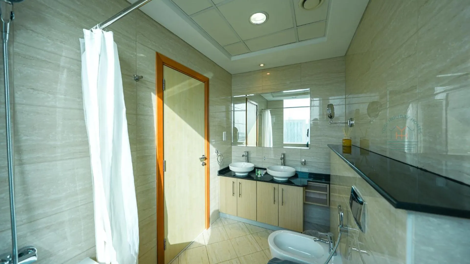 Elite 3Br Retreat - City Lights & Marina Bliss Dubai Apartment