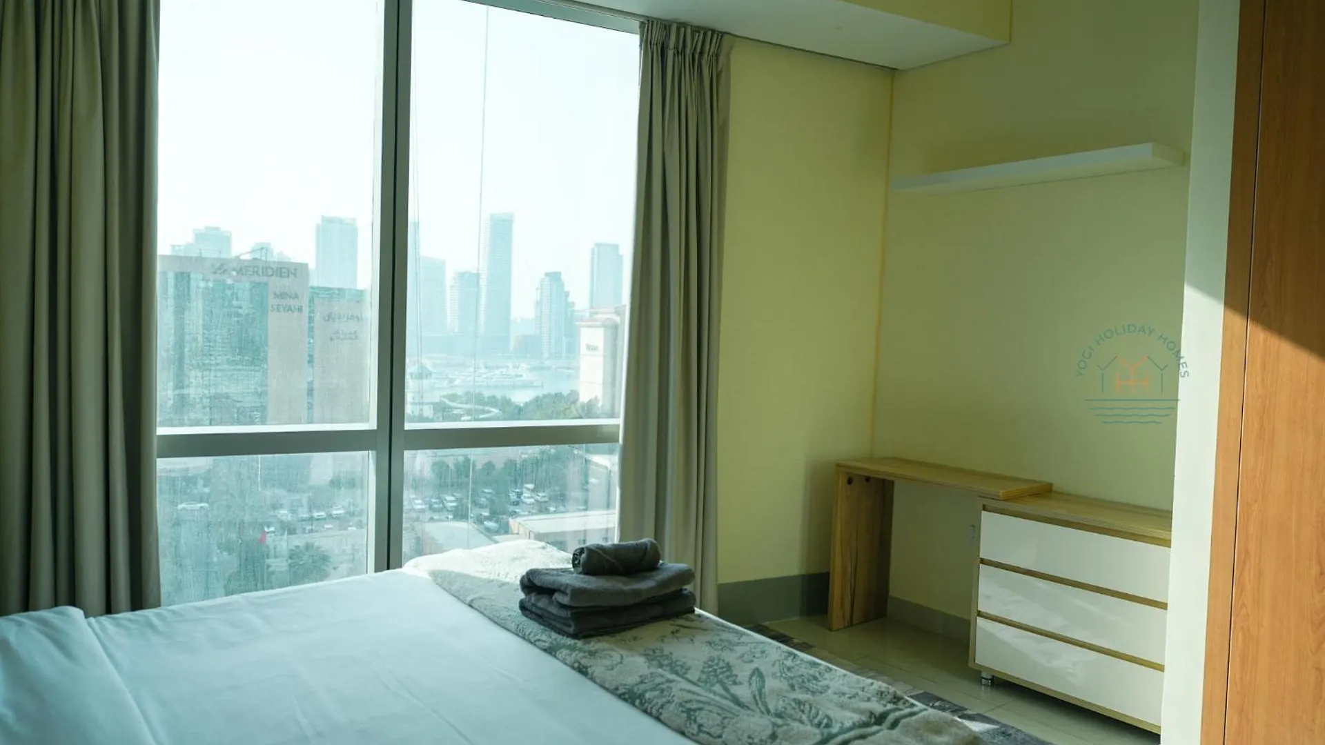 Elite 3Br Retreat - City Lights & Marina Bliss Dubai Apartment