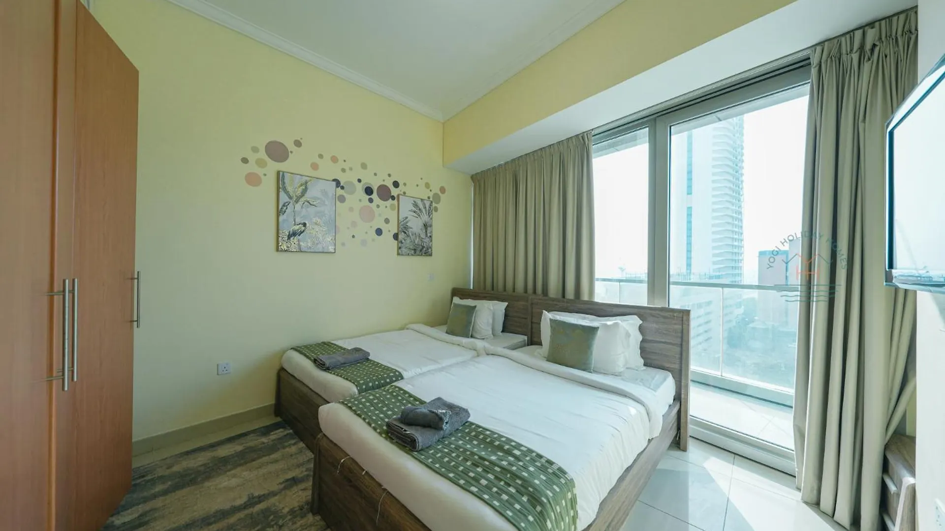Elite 3Br Retreat - City Lights & Marina Bliss Dubai Apartment
