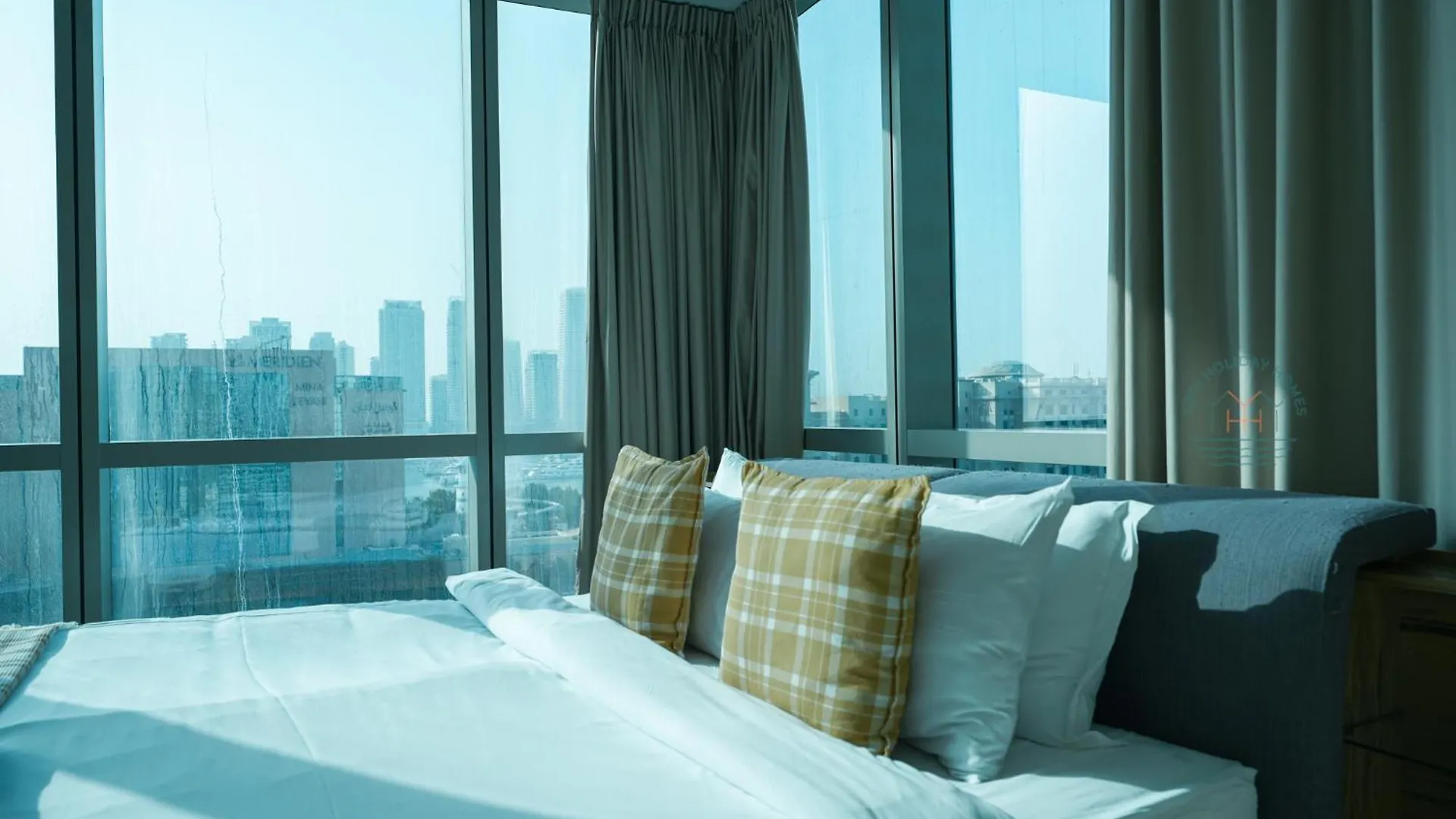 Elite 3Br Retreat - City Lights & Marina Bliss Dubai
